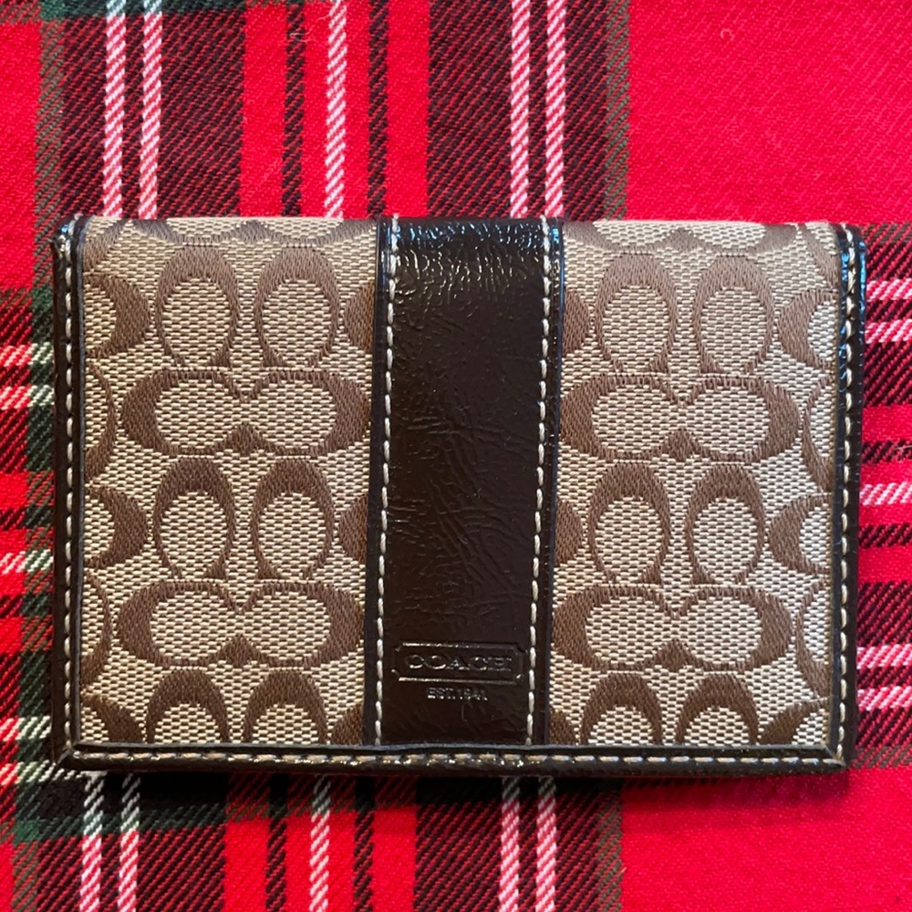 Coach iconic signature logo wallet